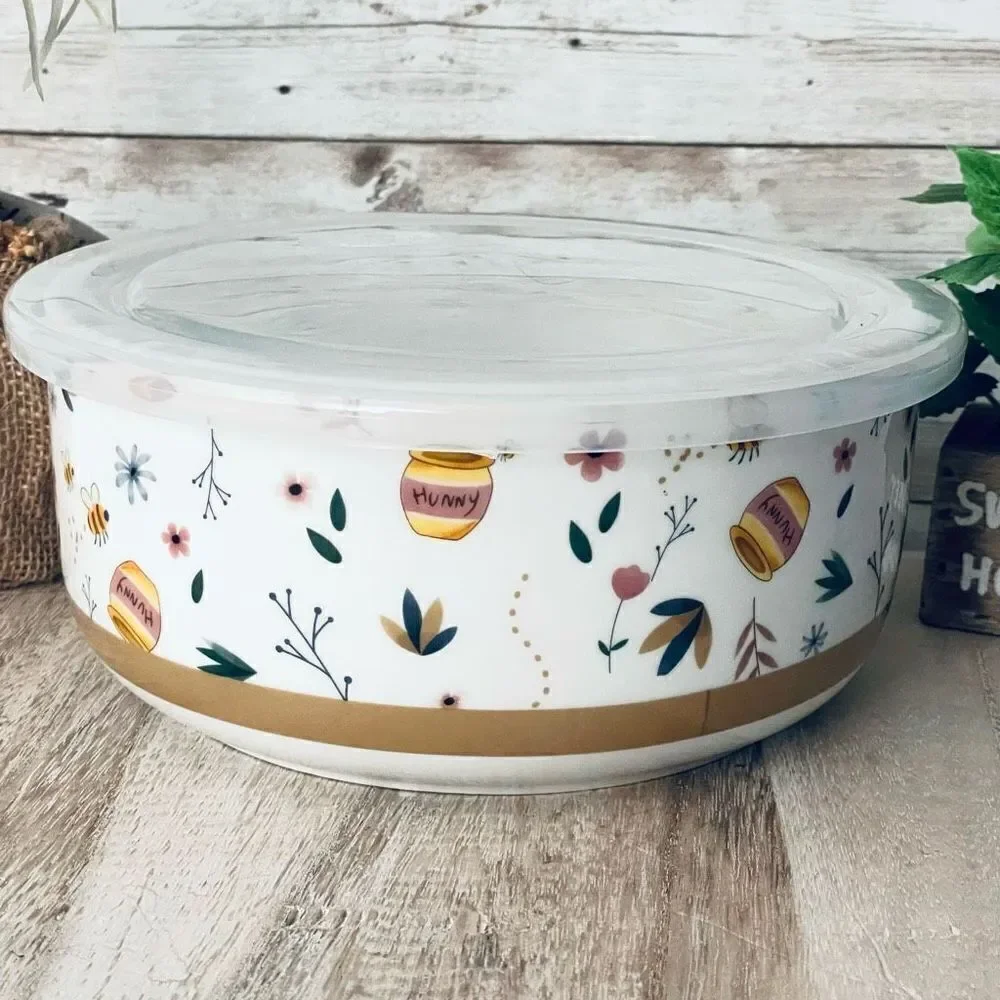 NWT Adorable Disney Winnie the Pooh Ceramic White w/ Vented Lid Food container